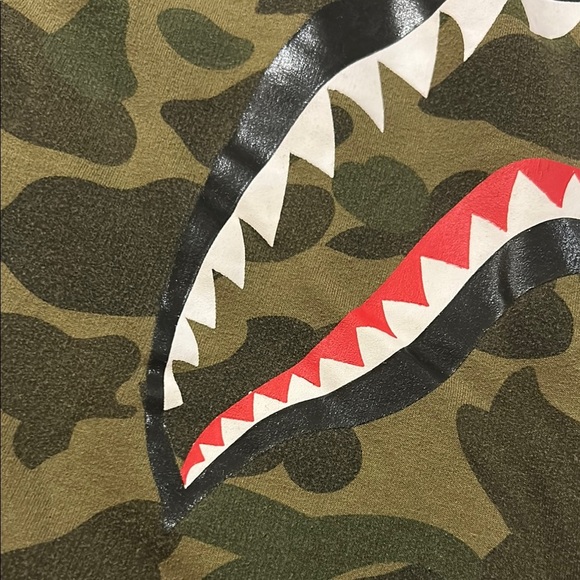 Bape The Bathing Ape Split Camo Shark Shorts. Small/Medium. - Picture 4 of 16